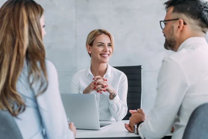 Jak zgłosić wynajem mieszkania do urzędu skarbowego bez problemów